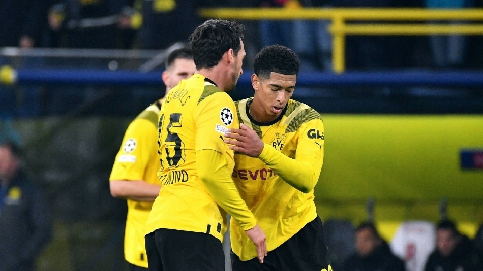  拜仁绝杀多特登顶德甲积分榜  