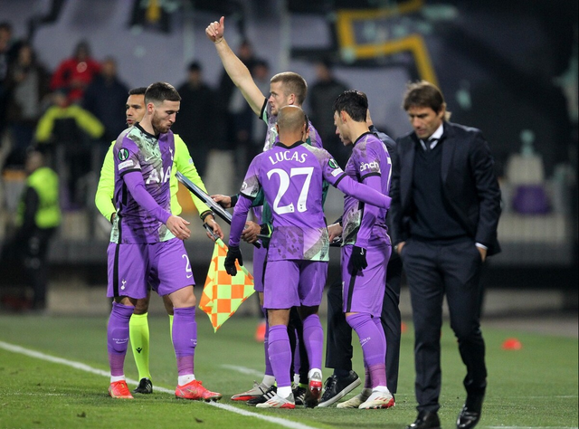  曼联租借小将绝杀助球队晋级